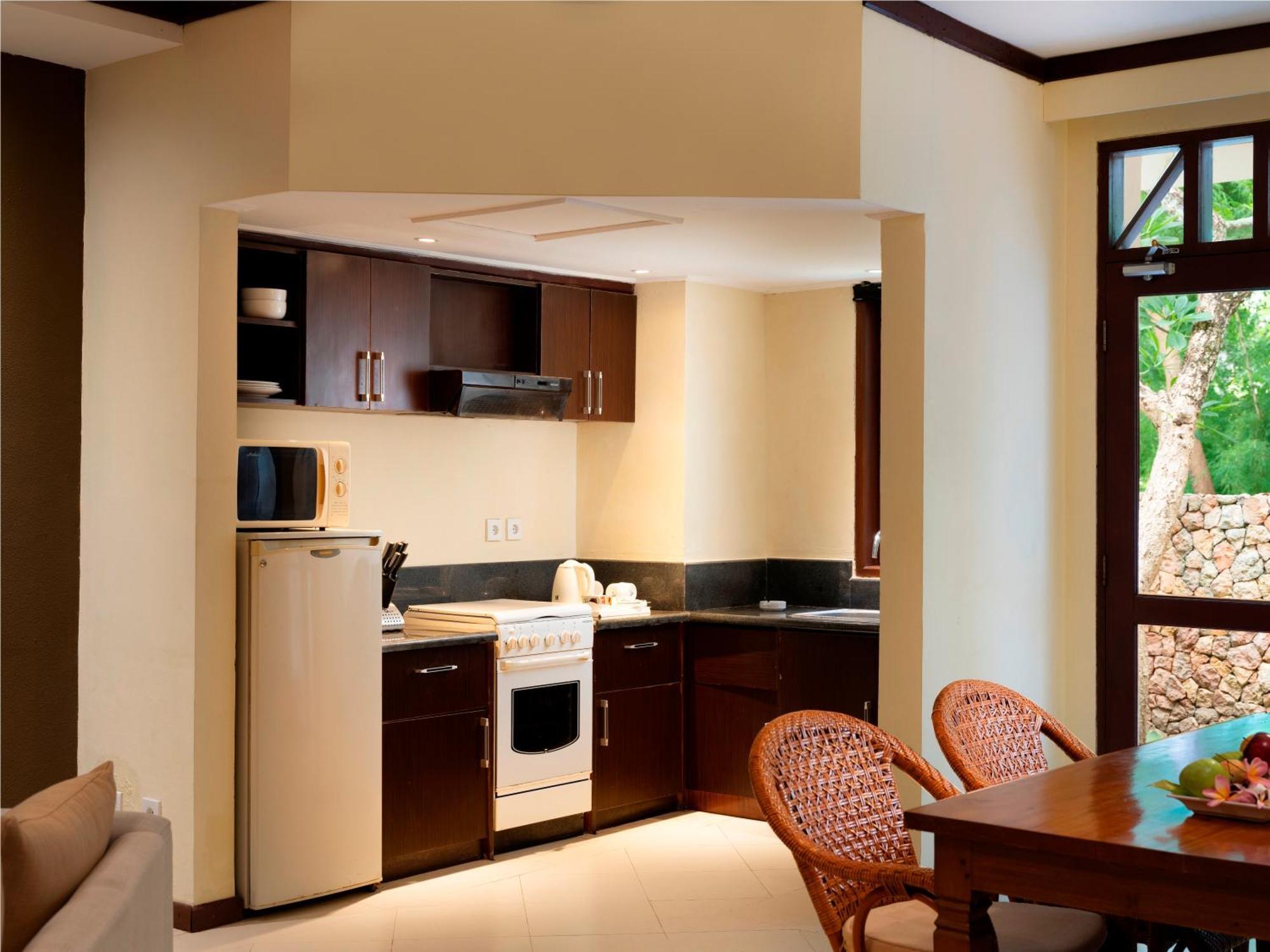 Mangsit Suites By Holiday Resort Lombok Ngoại thất bức ảnh