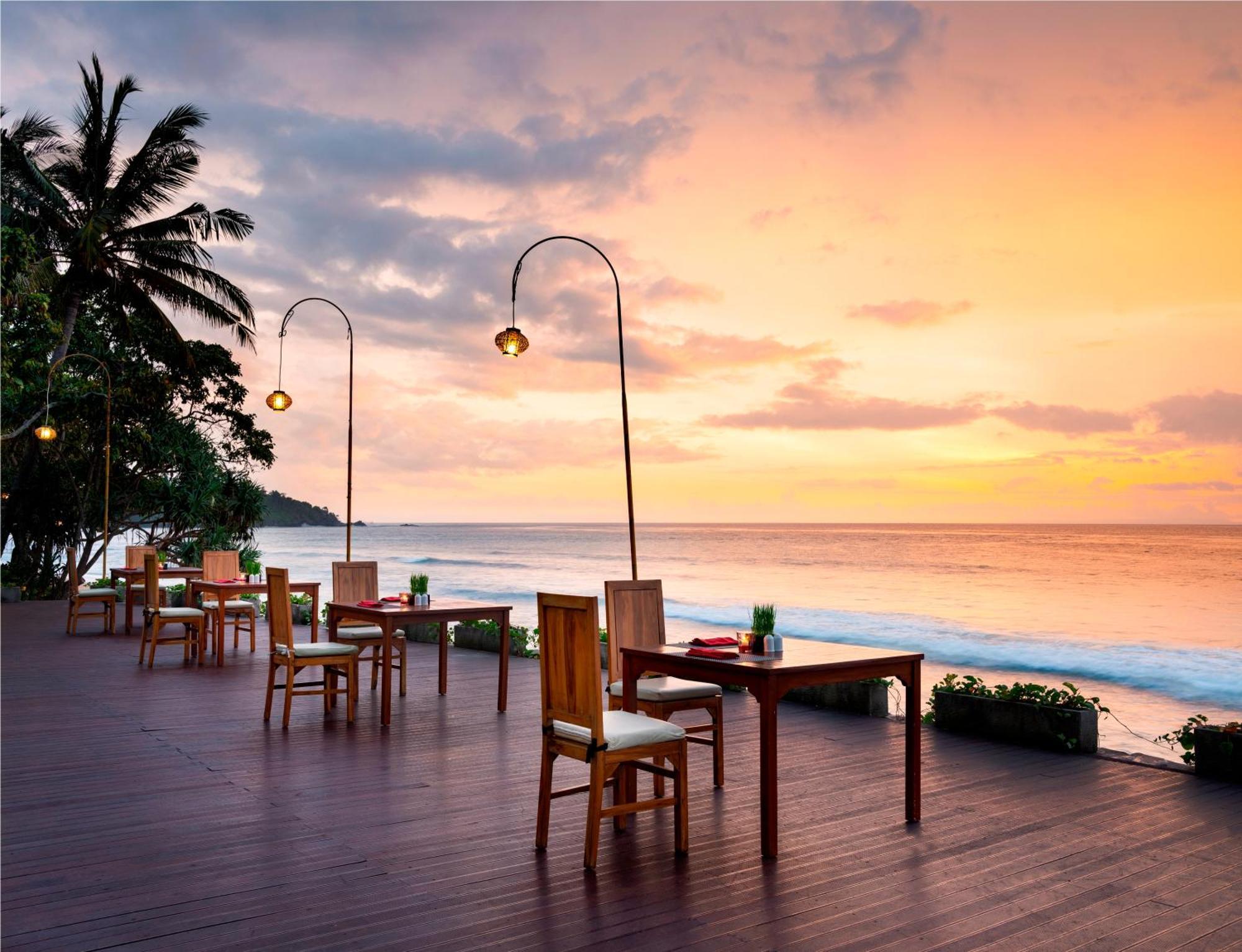 Mangsit Suites By Holiday Resort Lombok Ngoại thất bức ảnh
